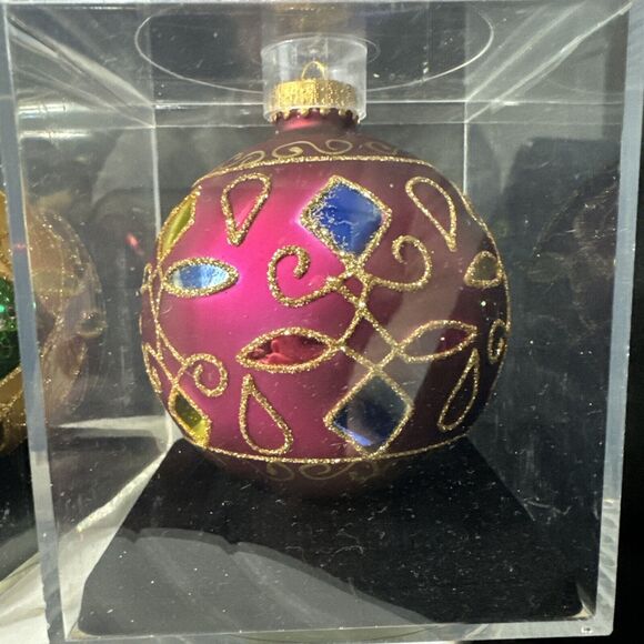 2 UNIQUE TREASURES COLLECTION LIMITED SERIES HAND CRAFTED ROUND GLASS ORNAMENT - Picture 4 of 9